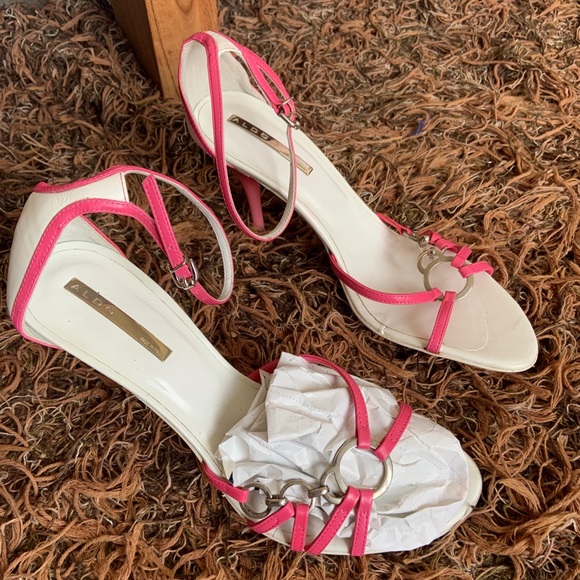 ✨ Y2K BABY PINK KITTEN HEELS ✨ - Picture 1 of 3